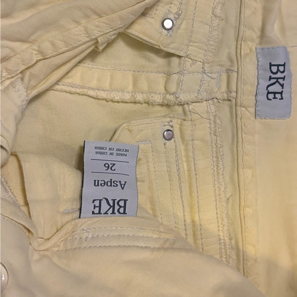 Buckle - Picture 3 of 3